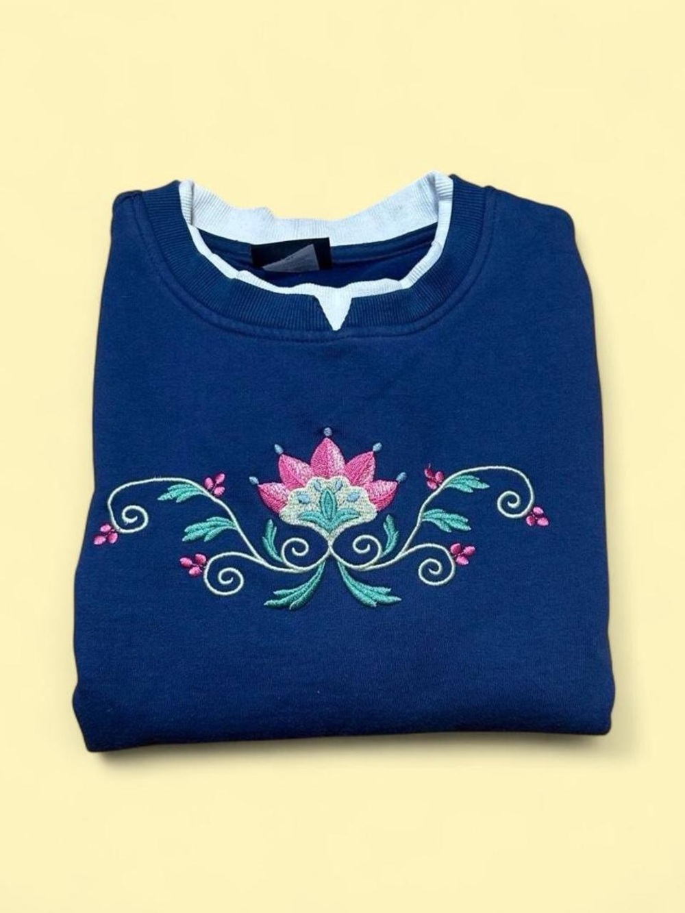 Vintage Blue Floral Embroidered Sweatshirt
